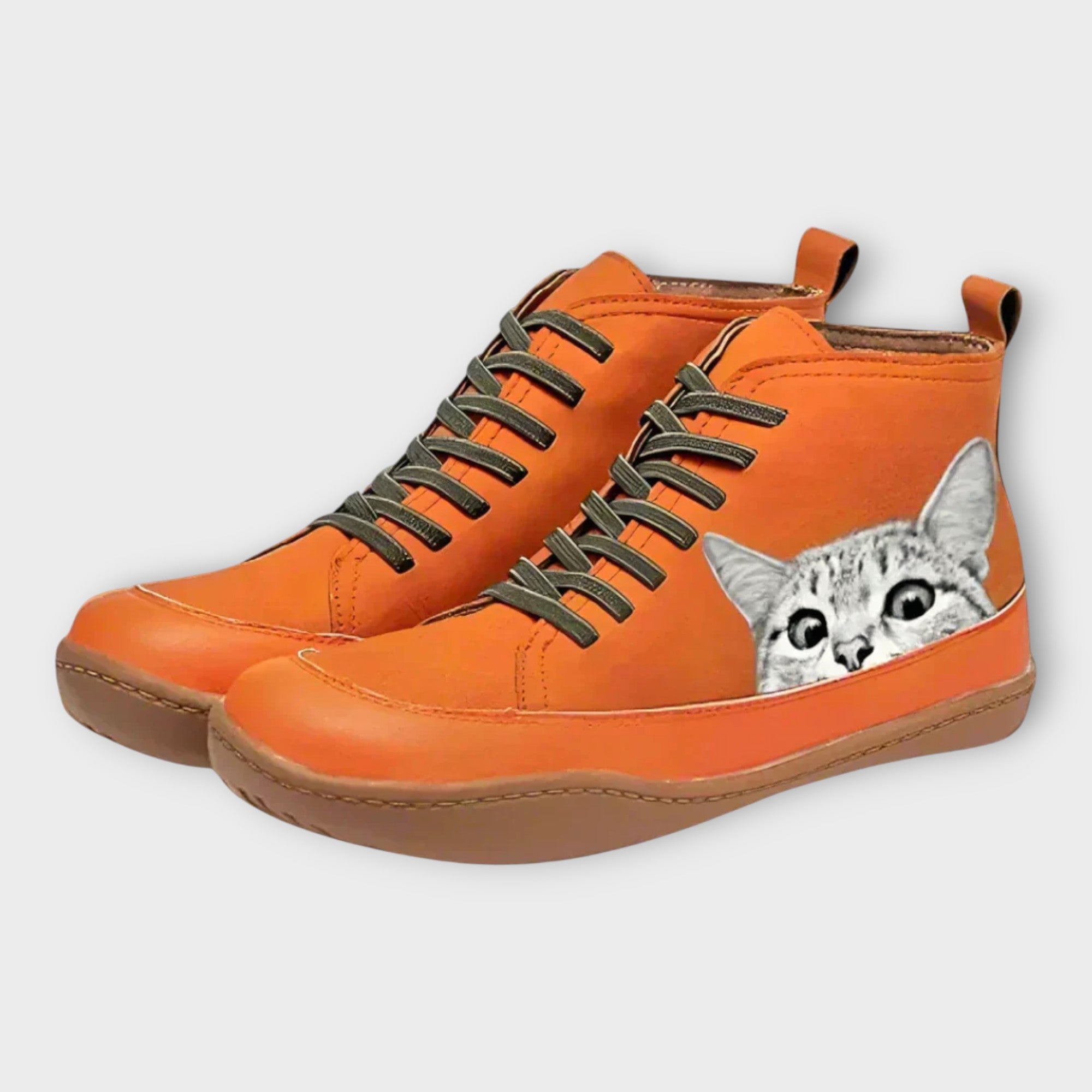 Stylové tenisky s decentním vzorem