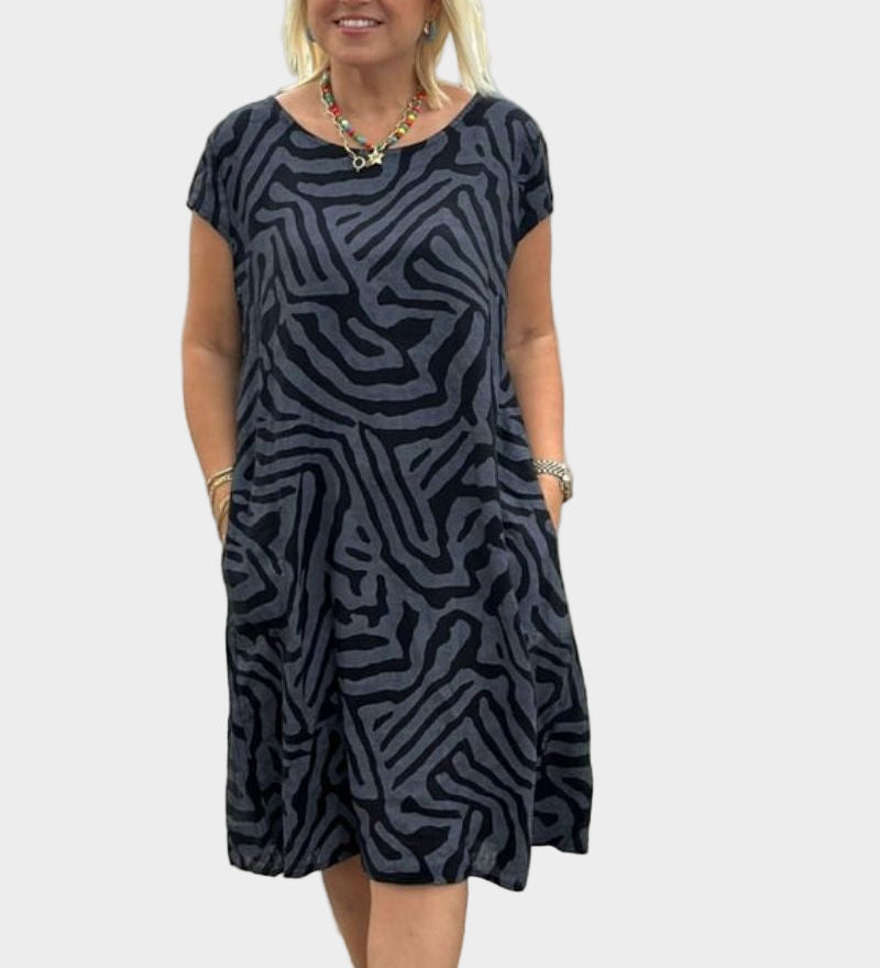 Letní šaty s kulatým výstřihem a krásným vzorem