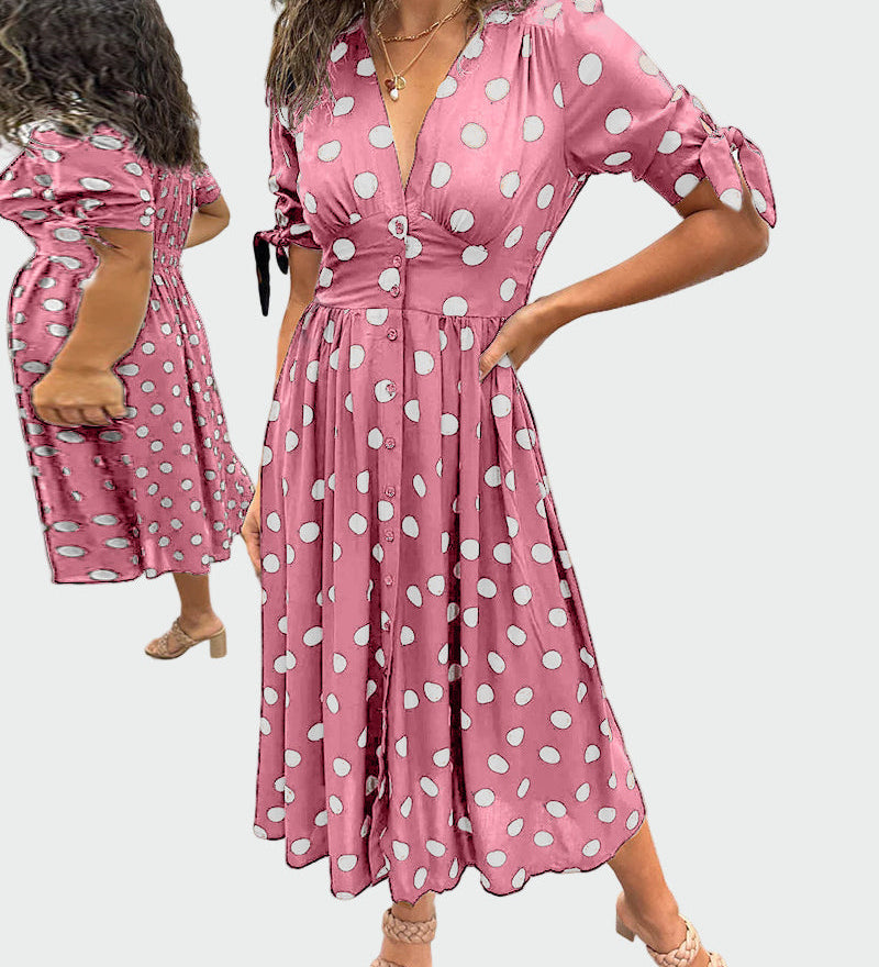 Impozantní puntíkované šaty