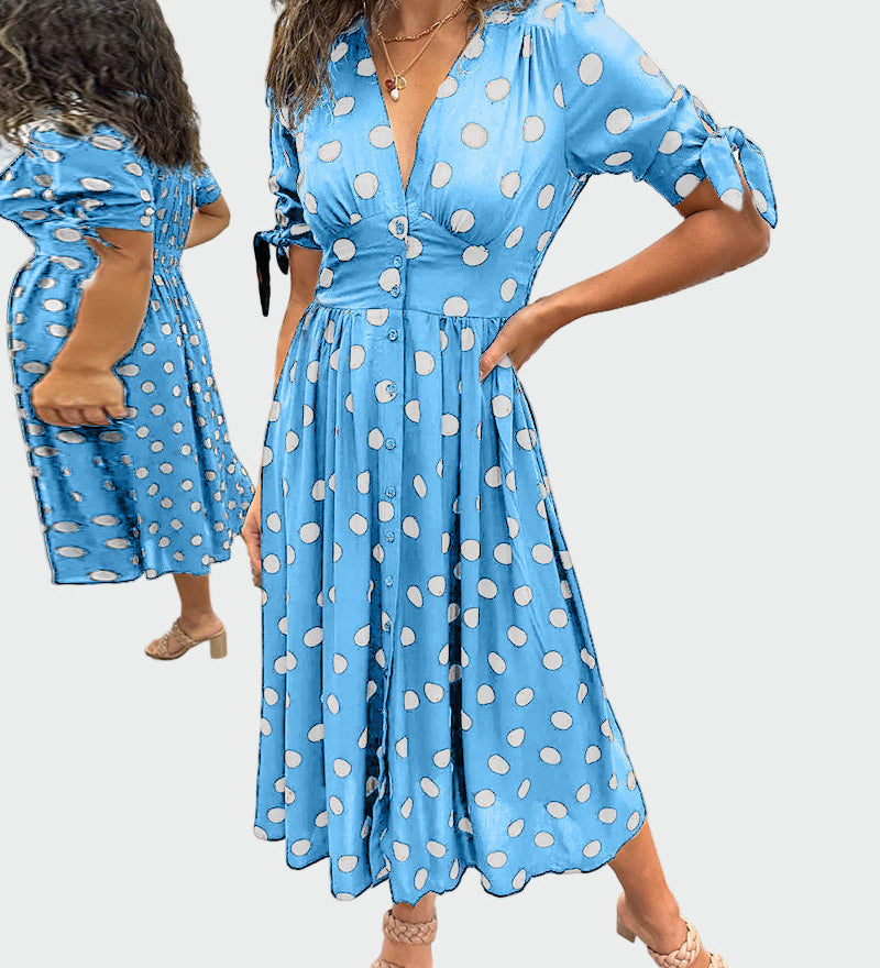 Impozantní puntíkované šaty