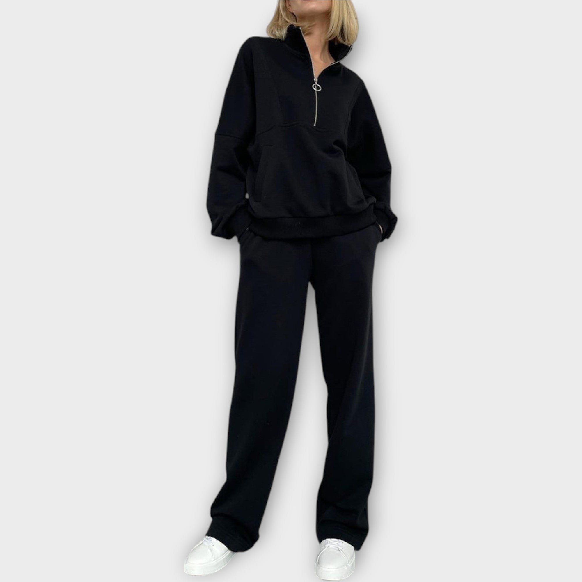 Sada s zipem a minimalistickou estetikou