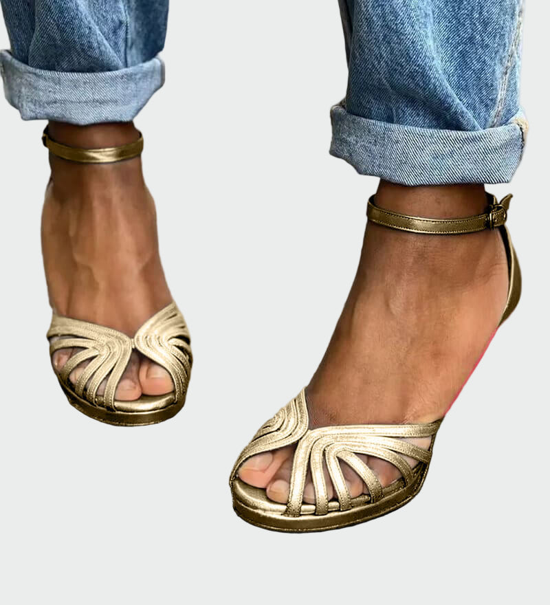 Sandály s dvoubarevným podpatkem