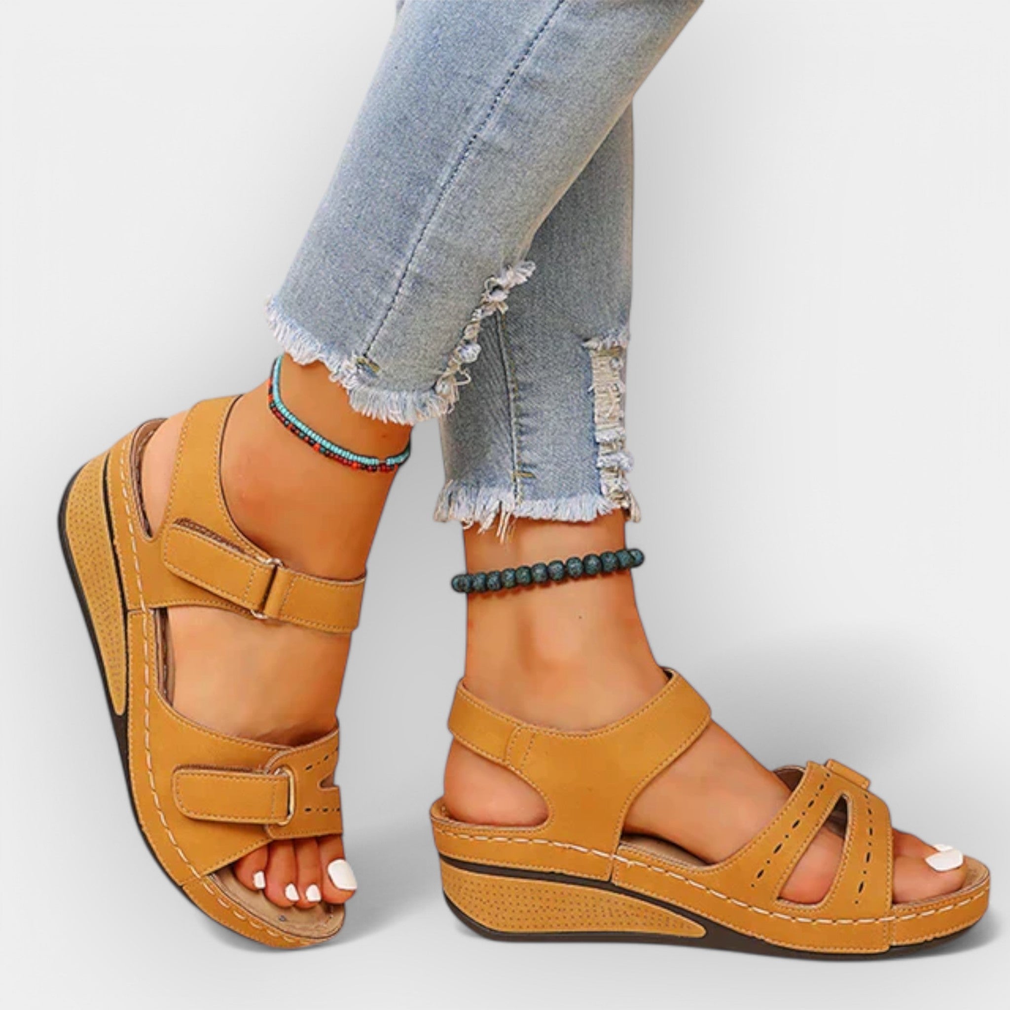 Otevřené sandály se stylovým designem