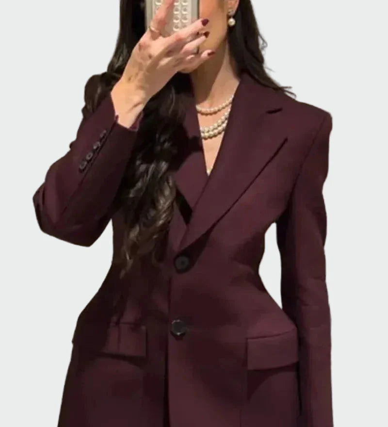 Sako s Působivým Střihem a Knoflíky