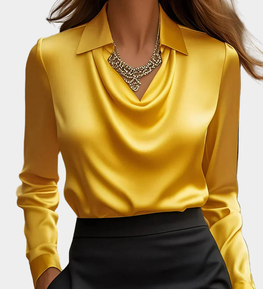 Elegantní Bílá Saténová Blůza s Drapé Dekolté