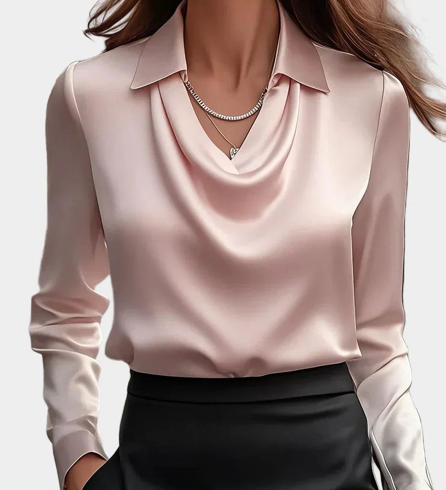 Elegantní Bílá Saténová Blůza s Drapé Dekolté