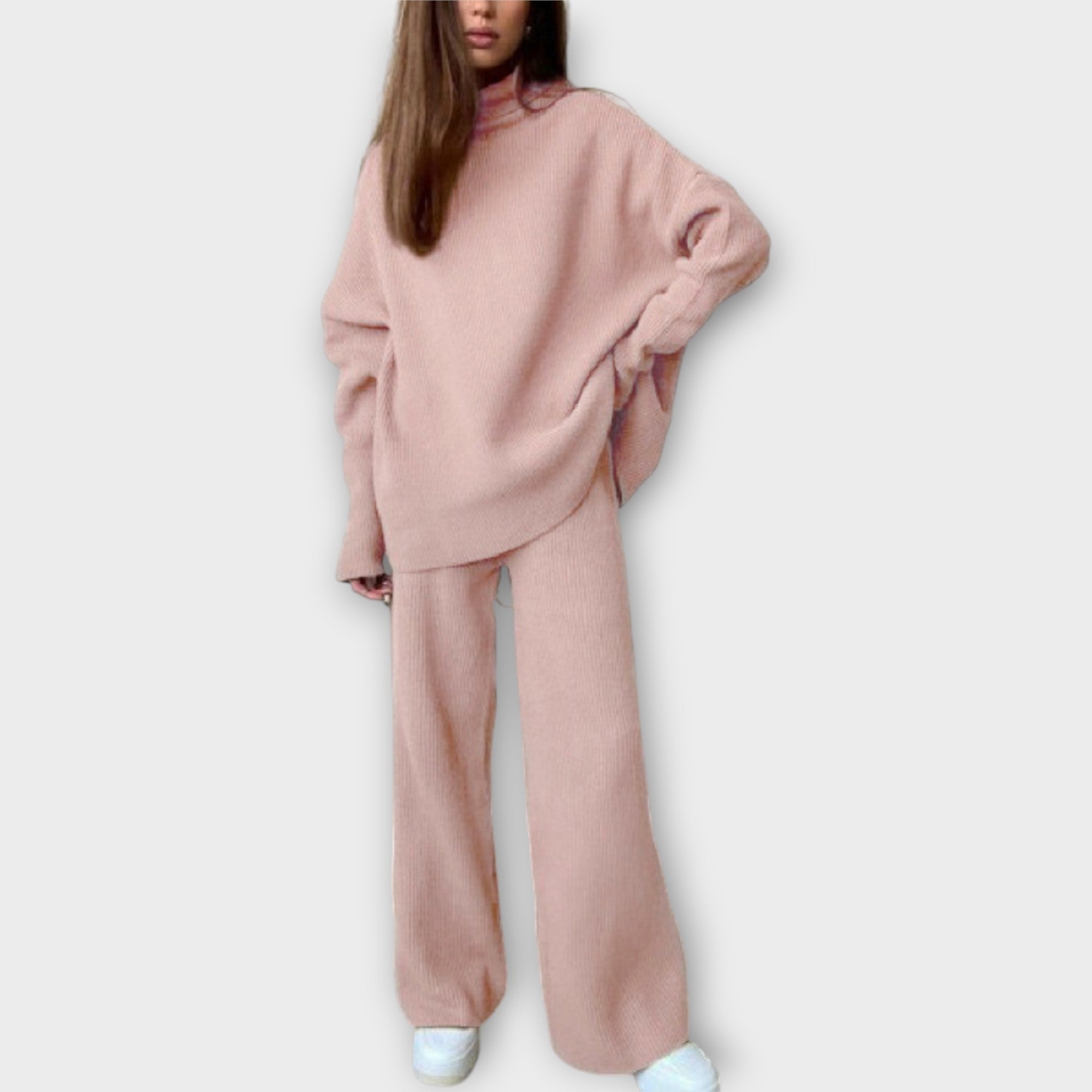 Pletená sada s volným střihem a minimalistickým designem