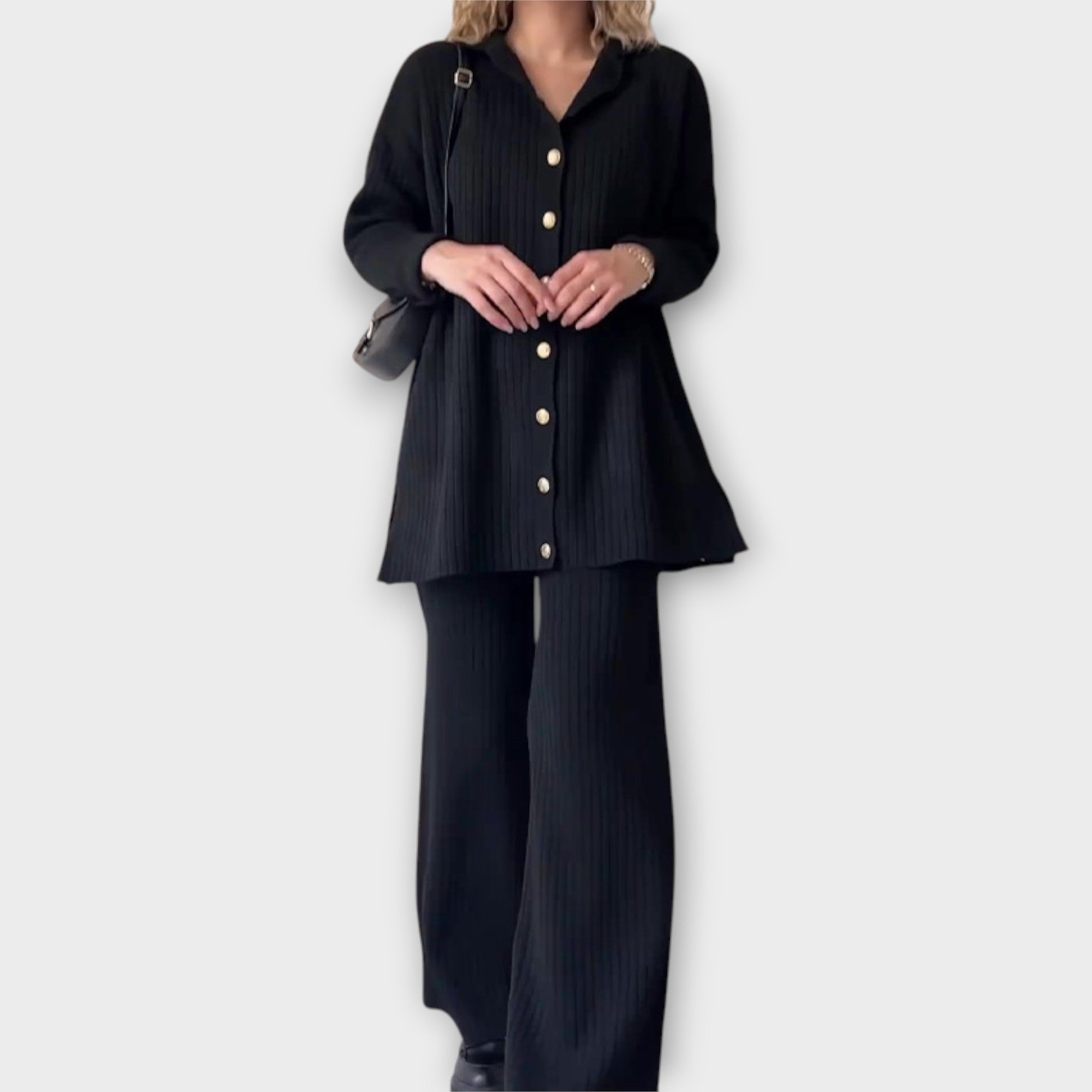 Sada s Rybími Detaily a Elegantní Siluetou