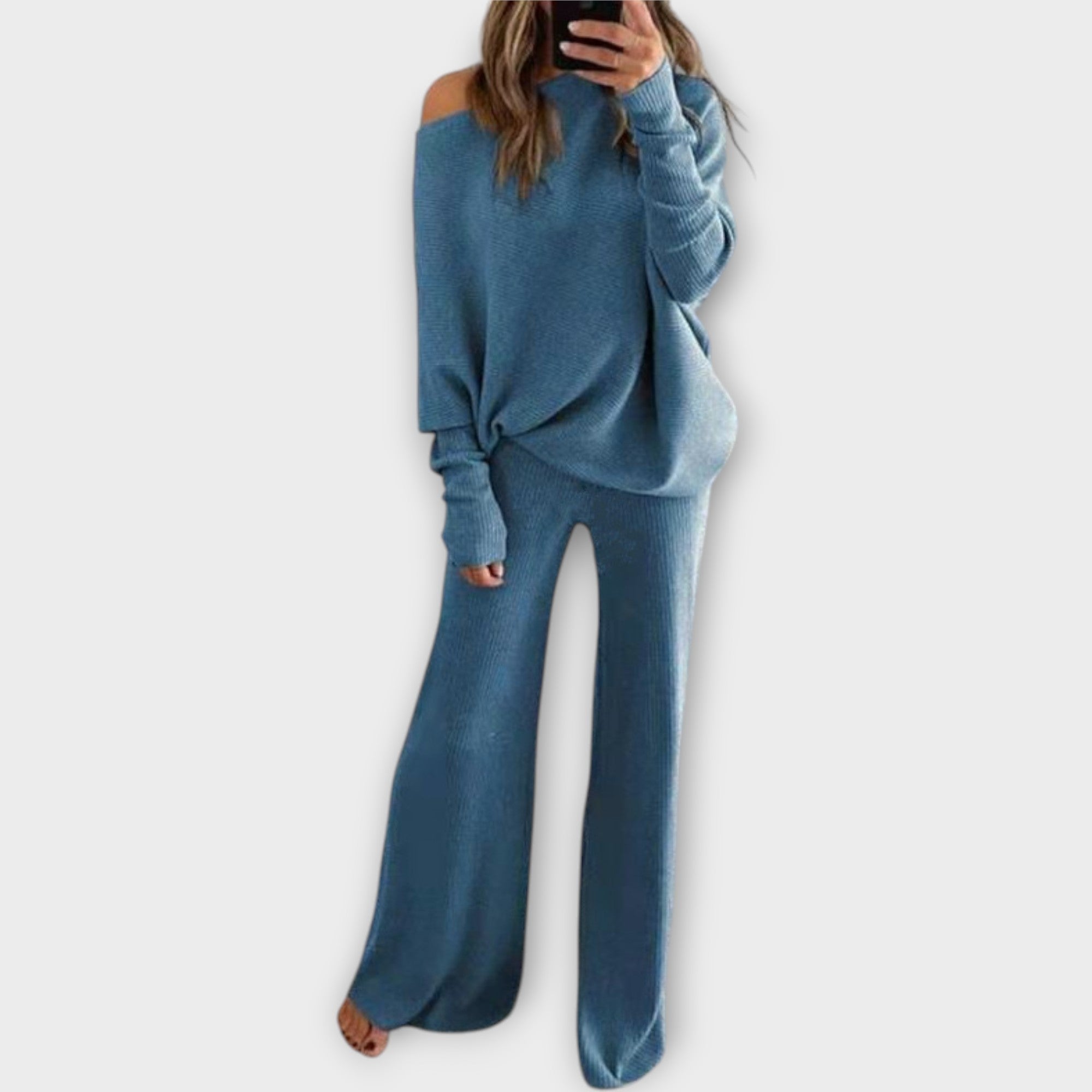 Pleteni set s širokými kalhotami a volným svetrem