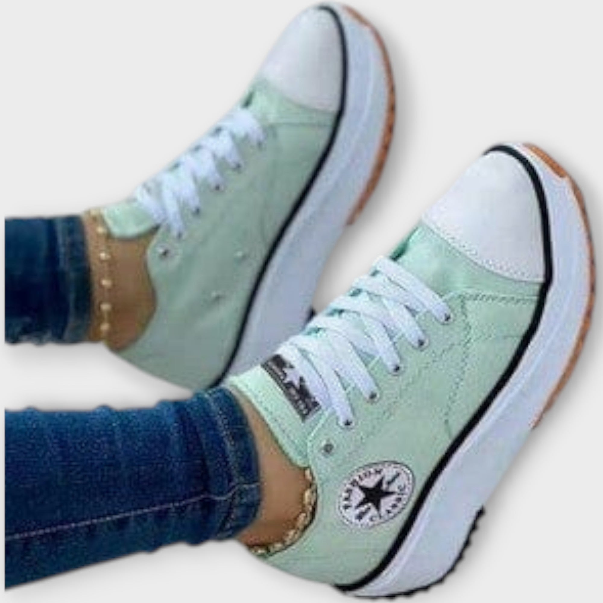 Elegantní Sneakers s Moderním Designem